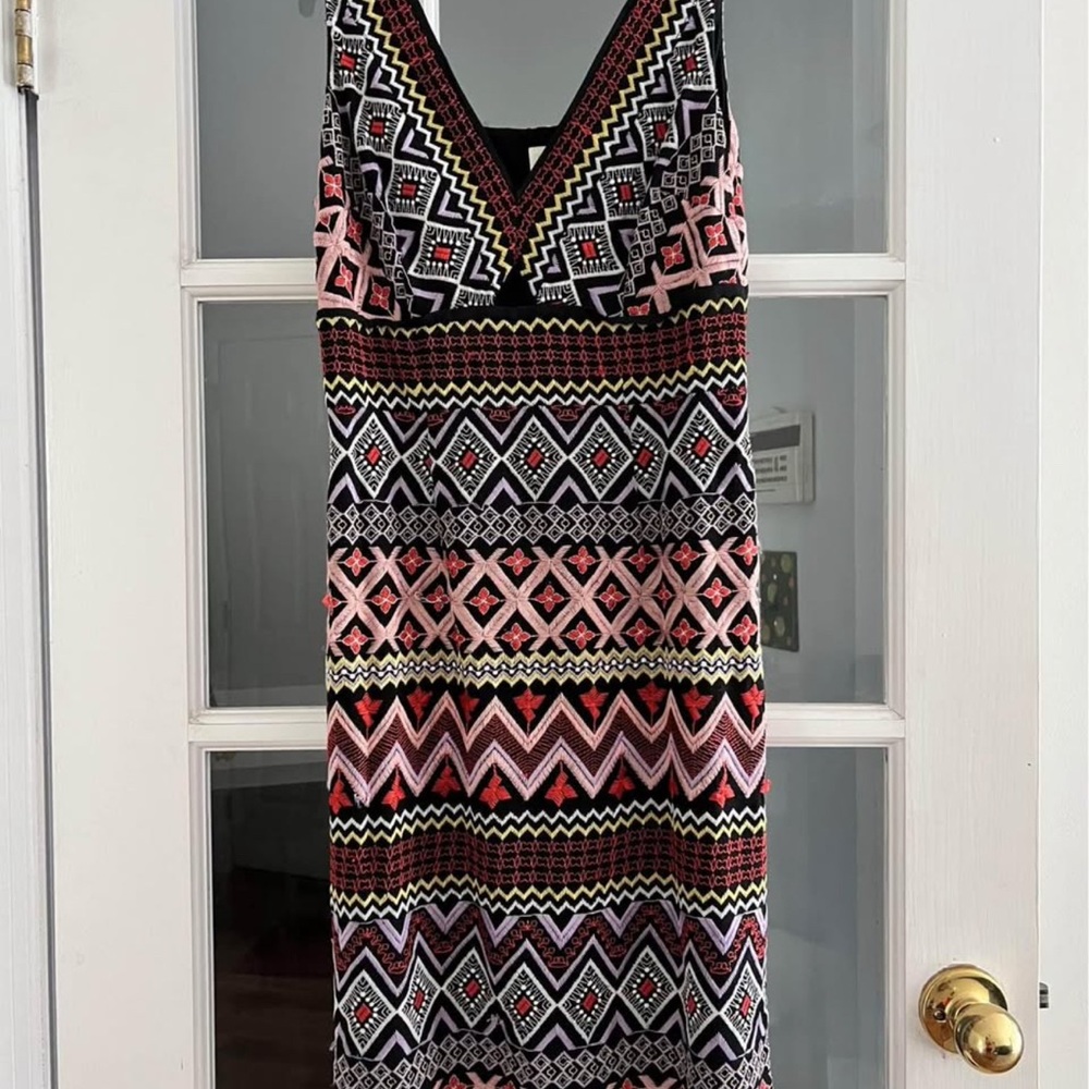 Red and White Sleeveless V-Neck Sheath Midi Dress